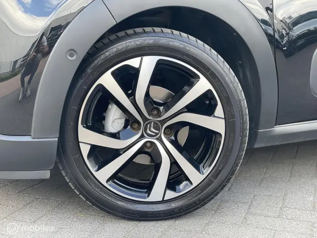 Citroën C3 1.2 PureTech Saint James 2021 Benzine 2