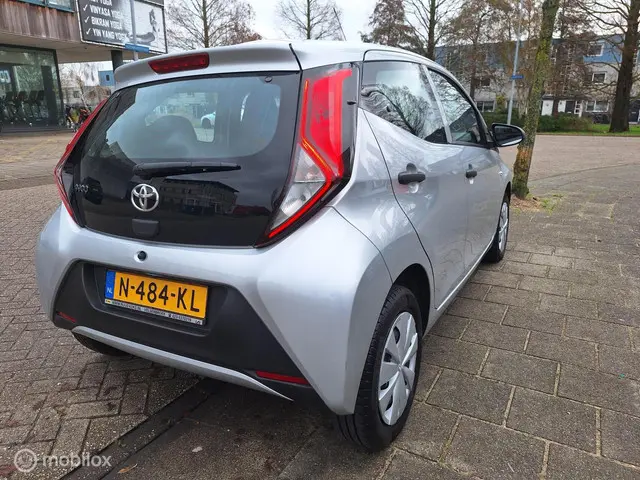 Toyota Aygo 1.0 VVT-i x-FUN 2021 Benzine 6