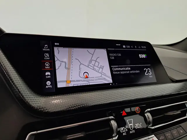 BMW 1 Serie 118i Executive Edition 2021 Benzine 24