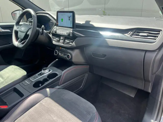 Ford Kuga 2.5 PHEV ST-Line X 2022 Hybride Benzine 10