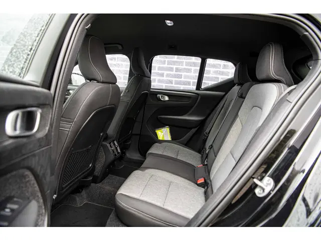 Volvo XC40 2.0 B4 Plus Dark 2024 Benzine 9