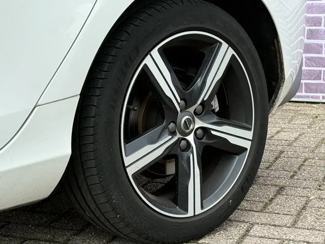 Volvo V40 1.5 T3 Polar+ Sport 2019 Benzine 8