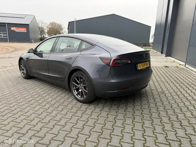 Tesla Model 3 Long Range AWD 75 kWh 2020 Elektrisch 4