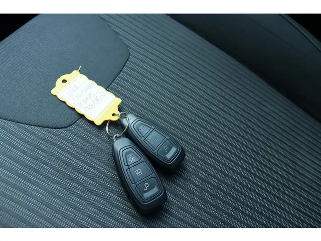 Ford Focus WAGON 1.6 TI-VCT TITANIUM AUT. 2013 Benzine 31