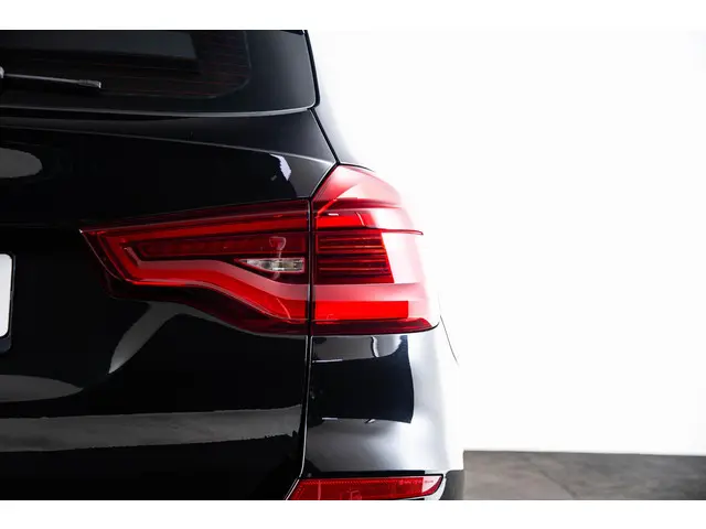 BMW X3 xDrive20i High Executive 2019 Benzine 30