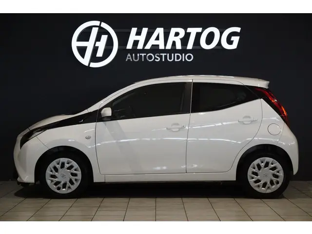 Toyota Aygo 1.0 VVT-i x-play 2021 Benzine 5