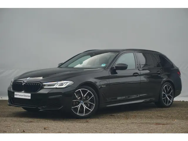 BMW 5 Serie Touring 530e 2024 Hybride Benzine 33