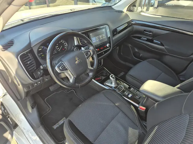 Mitsubishi Outlander 2.4 PHEV Pure+ 2020 Hybride Benzine 23
