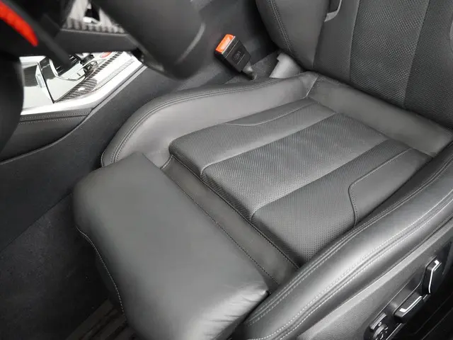 BMW M3 3-serie xDrive Competition 2025 Benzine 13