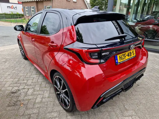 Toyota Yaris 1.5 Hybrid GR Sport 2022 Hybride Benzine 12