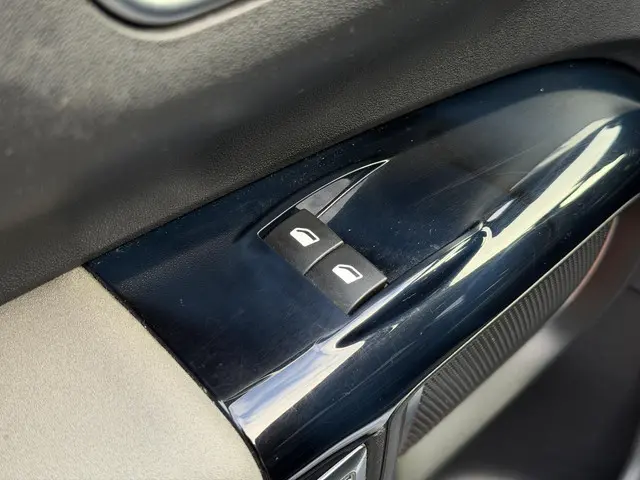 Citroën C4 Cactus 1.2 PureTech Shine 2016 Benzine 27