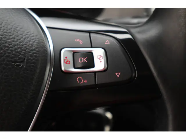 Volkswagen up! 1.0 BMT high up! 2019 Benzine 33