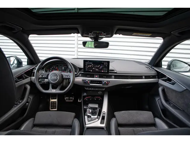 Audi A4 Avant 45 TFSI quattro edition one 2020 Benzine 9