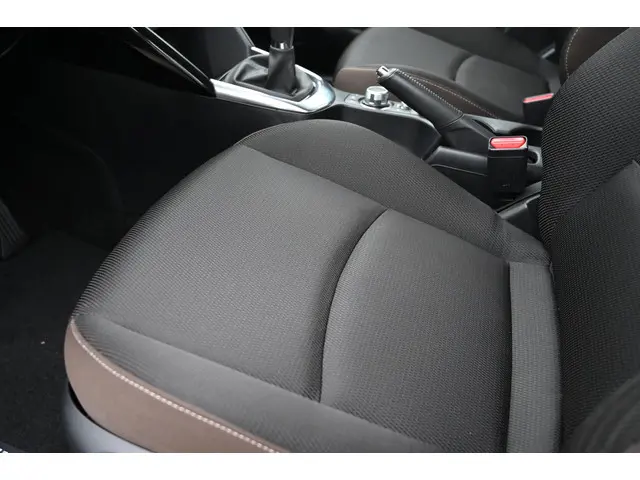 Mazda 2 Skyactiv-G 75 6MT Comfort 2021 Benzine 11