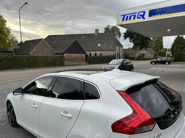 Volvo V40 2.5 T5 Summum 2013 Benzine 8