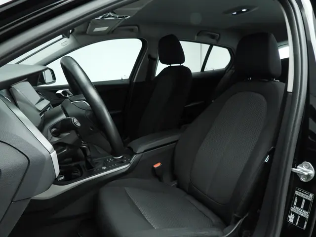 BMW 1 Serie 5-deurs 116i 2020 Benzine 7