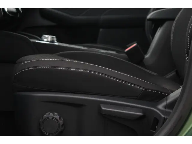 Ford Kuga 2.5 PHEV Titanium 2025 Hybride Benzine 24