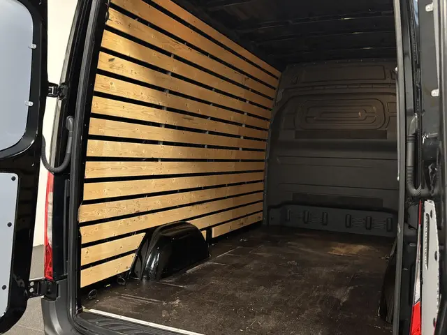 Mercedes-Benz Sprinter 315 1.9 CDI L2H2 2024 Diesel 14