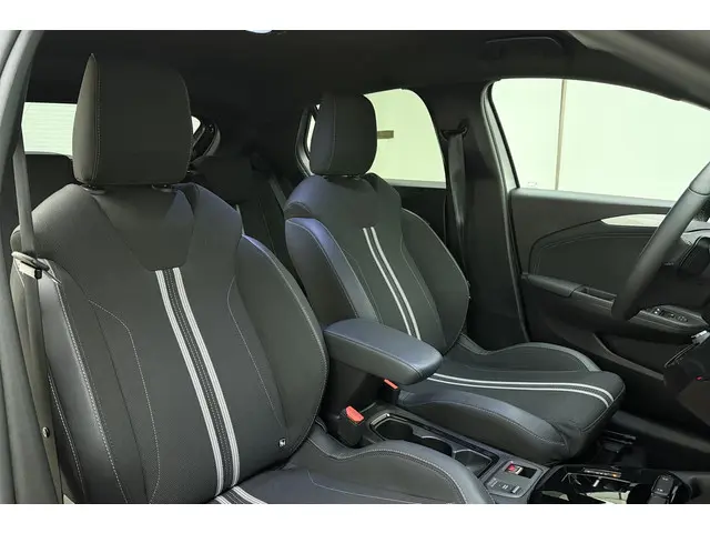 Opel Corsa 145 pk Turbo Hybrid GS 2025 Hybride Benzine 13