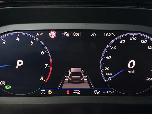 Volkswagen T-Roc 1.5 TSI R-Line Business 2024 Benzine 56
