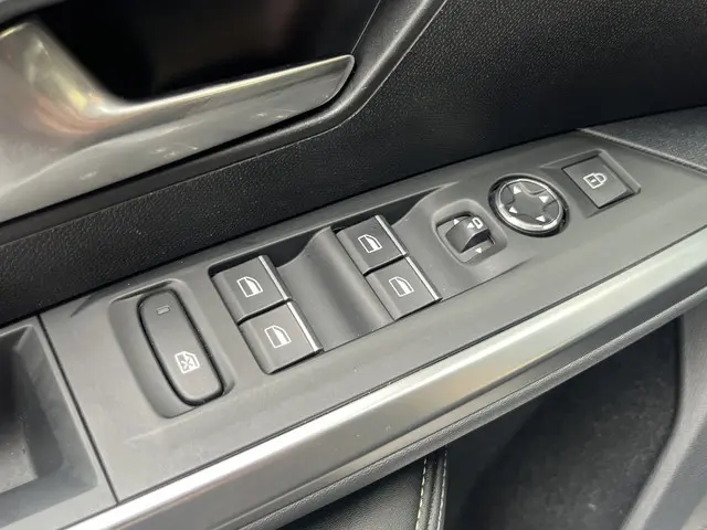 Peugeot 3008 Hybrid 136 GT 2024 Hybride Benzine 23