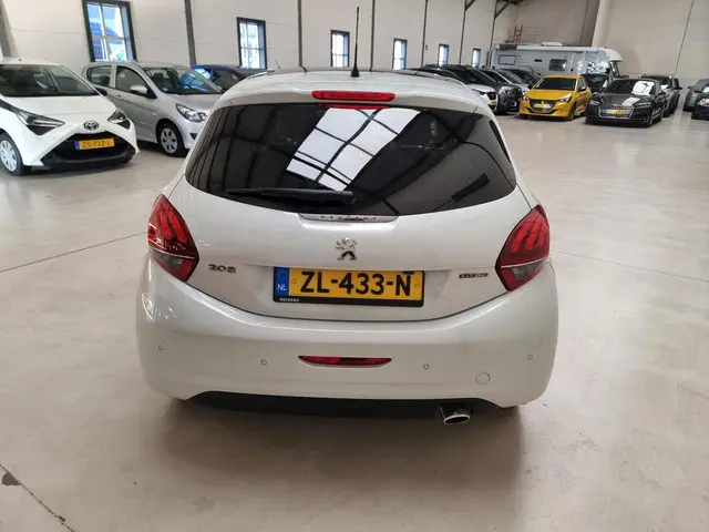 Peugeot 208 1.2 PureTech GT-Line 2019 Benzine 10