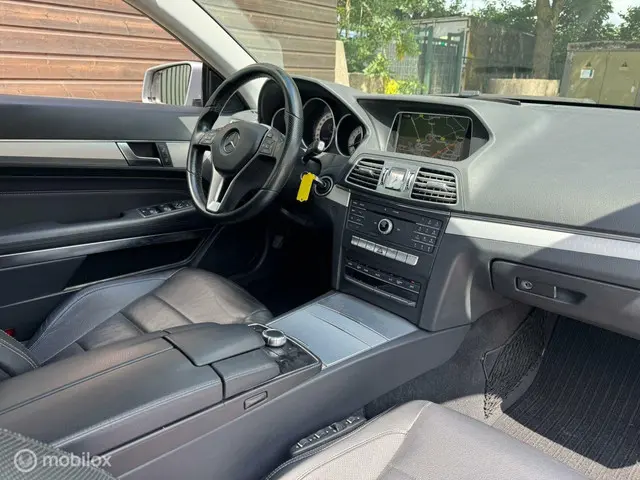 Mercedes-Benz E-Klasse Coupé 320 2015 Benzine 10
