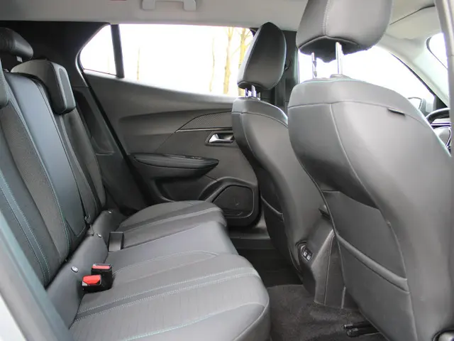 Peugeot e-2008 EV Allure Pack 50 kWh 2021 Elektrisch 8