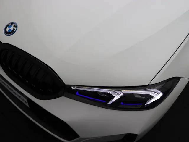 BMW 3 Serie Sedan 330e 2025 Hybride Benzine 6