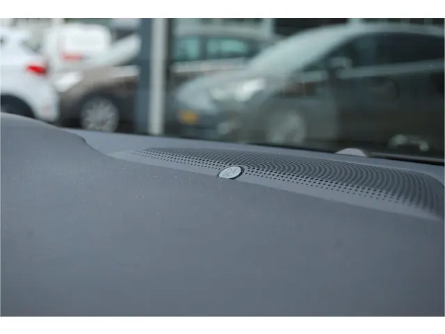 Ford Kuga 2.5 PHEV ST-Line X 225PK 2022 Hybride Benzine 37