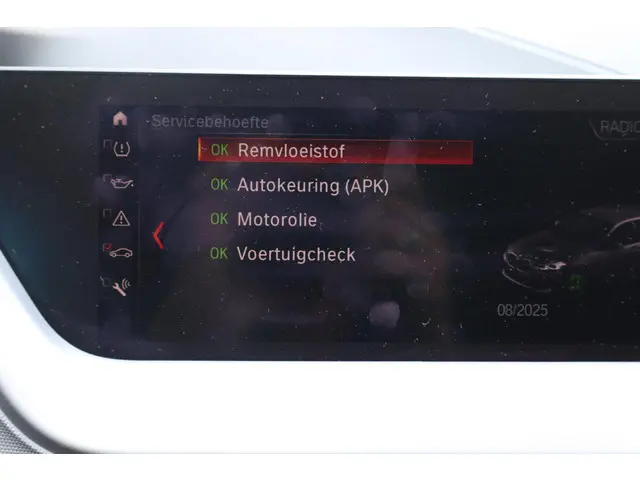 BMW 1 Serie 118i Executive Edition 2019 Benzine 28