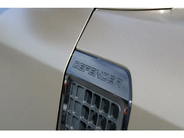 Land Rover Defender HSE 2.0 D240 110 | Mat PPF 2020 Diesel 19