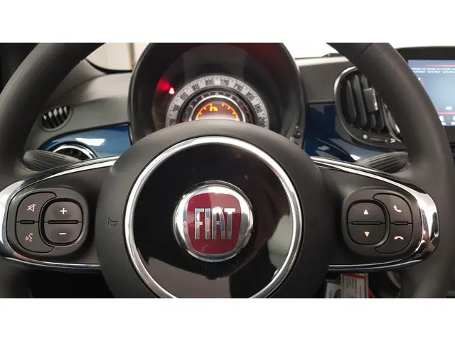 Fiat 500C 1.0 Hybrid Lounge Plus 2021 Benzine 12