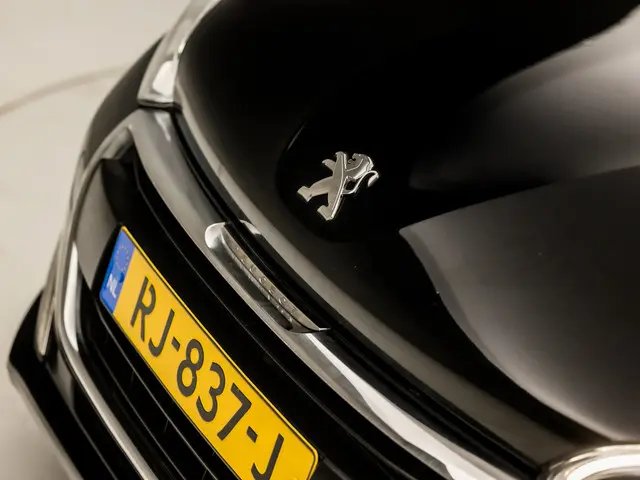 Peugeot 208 1.2 PureTech Sport 2017 Benzine 32