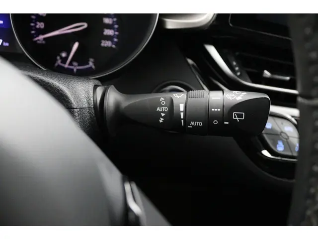 Toyota C-HR 1.8 Hybrid Style 2019 Hybride Benzine 35