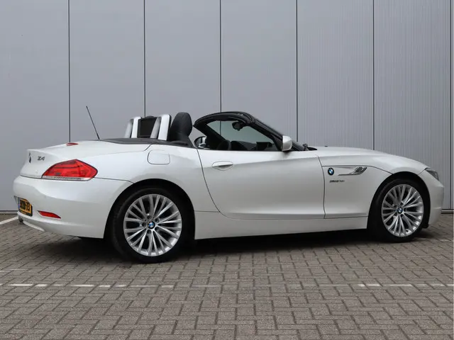 BMW Z4 Roadster sDrive18i 2013 Benzine 6