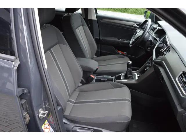 Volkswagen T-Roc 1.5 TSI Style Business 2020 Benzine 19