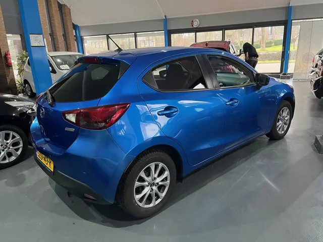 Mazda 2 2