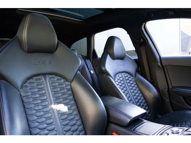 Audi RS6 Avant 4.0 TFSI RS 6 quattro 2015 Benzine 23