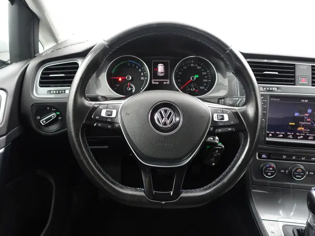 Volkswagen e-Golf Highline Aut- 2016 Elektrisch 15