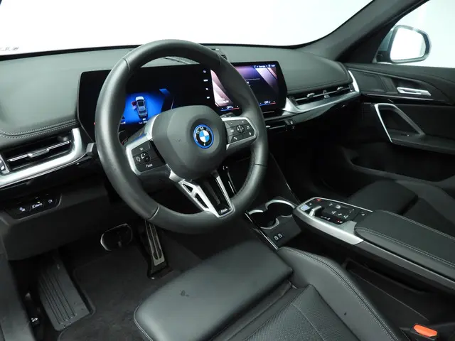 BMW iX1 xDrive30 2025 Elektrisch 6
