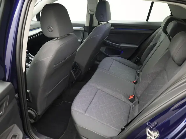 Volkswagen Golf 1.5TSI/130PK Life 2024 Benzine 18