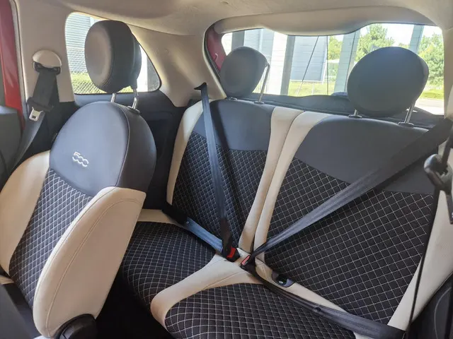 Fiat 500 1.0 Hybrid Dolcevita 2021 Benzine 8