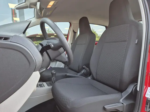SEAT Mii 1.0 Style Intense 2019 Benzine 24