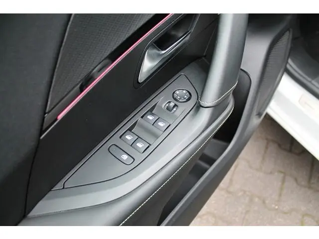 Peugeot 2008 1.2 PureTech GT-Line 2020 Benzine 21