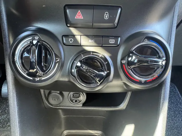 Peugeot 208 1.2 VTi Style 2014 Benzine 14