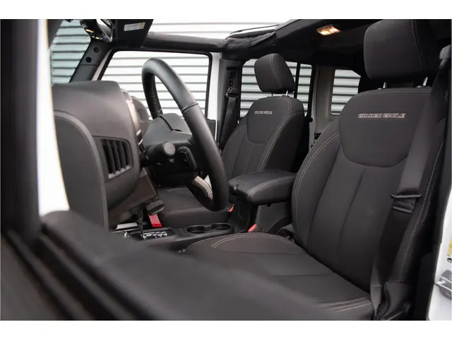 Jeep Wrangler Unlimited 3.6 Golden Eagle 2019 Benzine 12