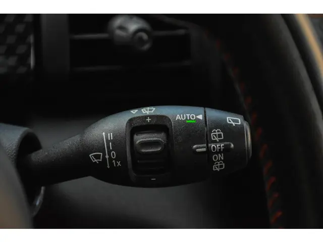 MINI Cooper S Mini 2.0 Serious Business 2014 Benzine 21
