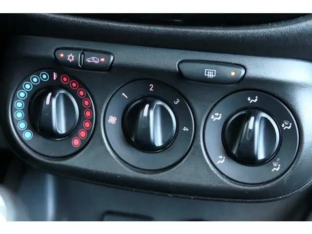 Opel Corsa 1.4 Favourite 2018 Benzine 25