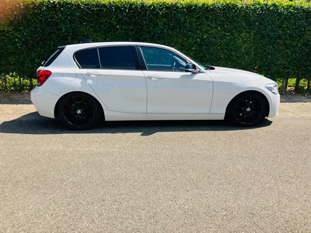 BMW 1 Serie 114i EDE Sport 2013 Benzine 8